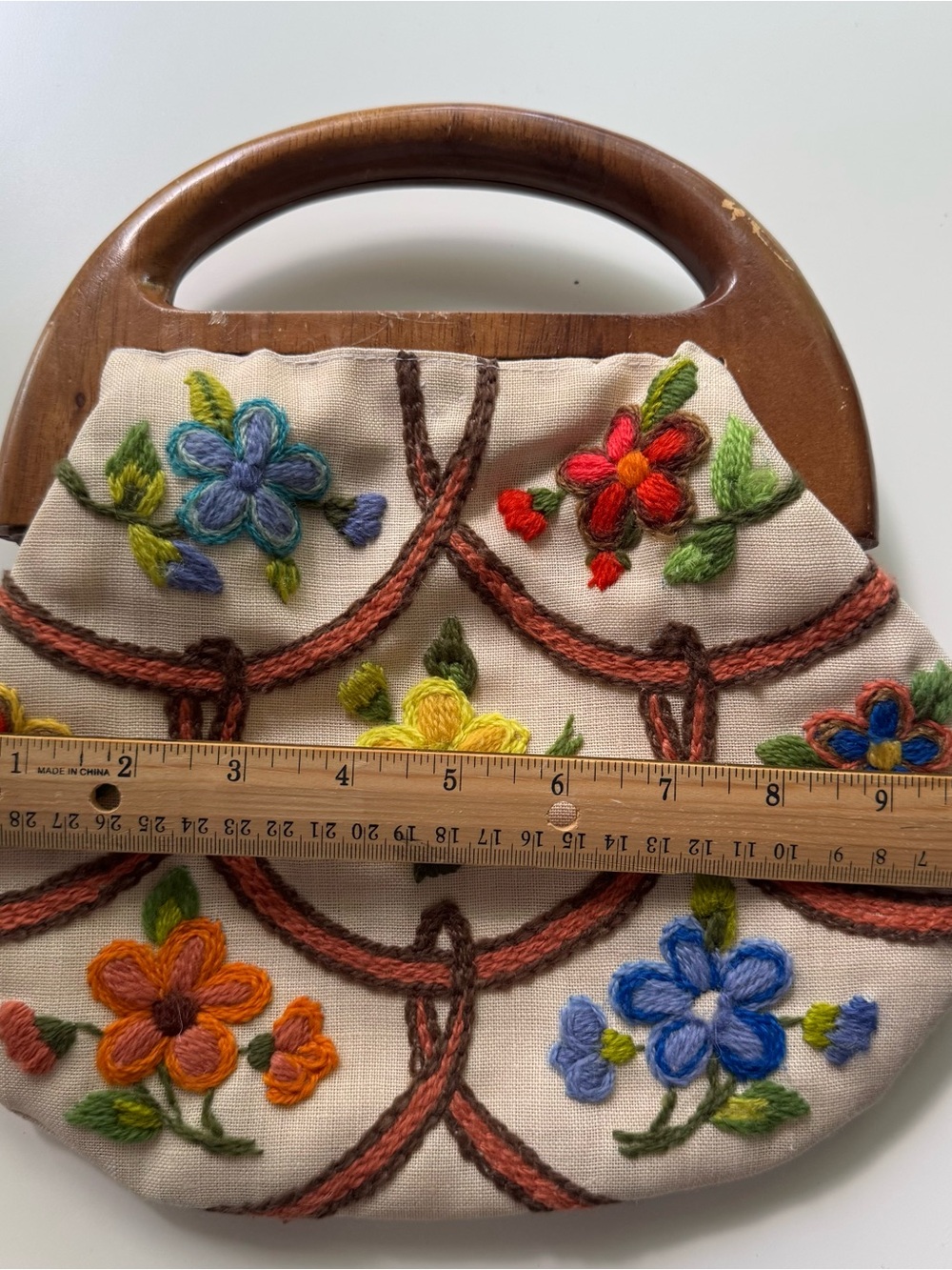 Vintage 70s Crewel Embroidered Bermuda Handbag - Picture 8 of 10